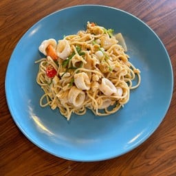 สปาเก็ตตี้ปลาหมึกผัดไข่เค็ม