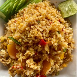 ข้าวผัดต้มยำหมู