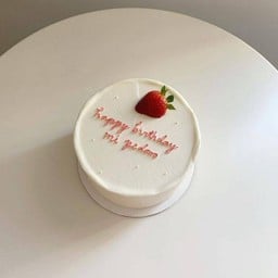 25.เค้กท้อปผลไม้สตอเบอรี่