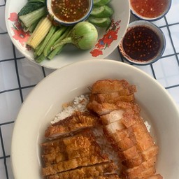 ข้าวหมูทอดลุงบบ๊อบ และ ผัดกระเพา (ข้าวหอม100%) พัทยากลาง