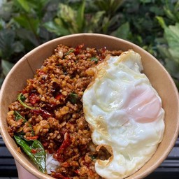 กระเพราหมูสับพริกแห้ง