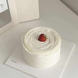 6.เค้กผลไม้นอกสด สตอเบอรี่