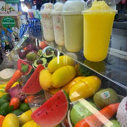 อโวคาโด้ + มะพร้าว + น้ำผึ้ง + นมสดปั่น