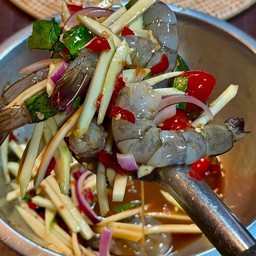 ยำมะม่วงกุ้งสด