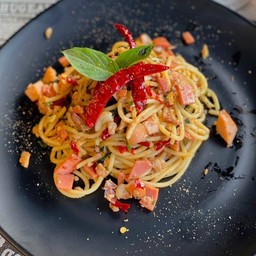 สปาก็ตตี้ผัดพริกแห้ง หมูทรงเครื่อง