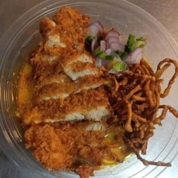 ข้าวซอยไก่ทอด
