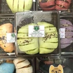 Healthy Heaven Roll bun หนอนสังขยาใบเตยงาม่อน