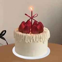 8.เค้กผลไม้นอกสด สตอเบอรี่