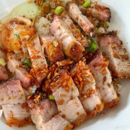 ข้าวต้มหมูกรอบ