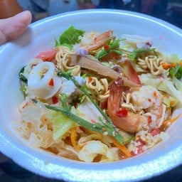 ข้าวมันไก่25 บาท น้ำจิ้มรสเด็จถนนหลังศาล ข้าวมันไก่25 บาท น้ำจิ้มรสเด็จ