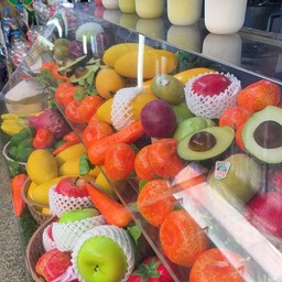 กล้วยหอม + มะพร้าว + อาโวคาโด + นมสดปั่น