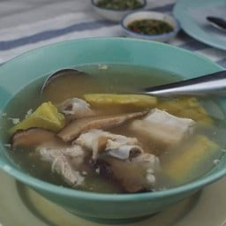 ซี่โครงหมูตุ๋นมะระ