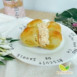 Kitchen-malee ปังใบเตยไก่หยองไข่เค็ม