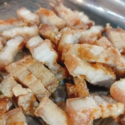 สามชั้นทอด 100 กรัม