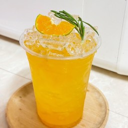 น้ำส้มคั้นสด100%(ไม่ปั่น)