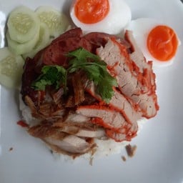 ข้าวหมูแดงพิเศษ