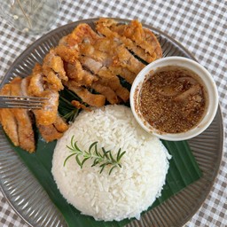 ข้าวหมูทอดโรสแมรี่ จิ้มแจ่ว