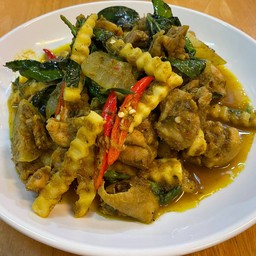 ผัดพริกแกงเขียวหวาน