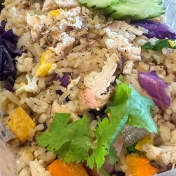 ข้าวผัดอกไก่พริกไทยดำ