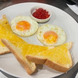 ชุดไข่ดาว - ขนมปัง