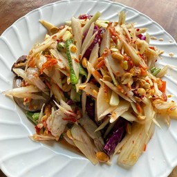 Thai Papaya Salad (Som Tum Thai)