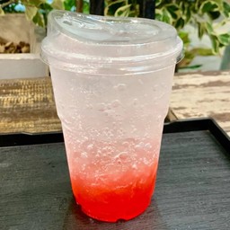 สตอรว์เบอร์รี่ โซดา