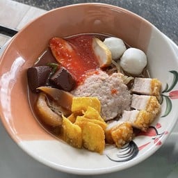 ก๋วยเตี๋ยวเย็นตาโฟหมูกรอบพิเศษ ⭐️