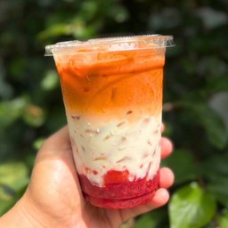 สตรอว์เบอร์รี่ + ชาไทย