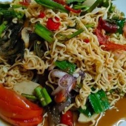 ตำมาม่า (ลูกค้าเลือกท้อปปิ้งเอง)