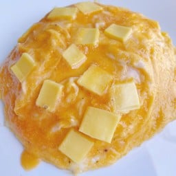 ข้าวไข่ข้นชีส
