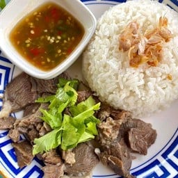 ข้าวหน้าเนื้อตุ๋น