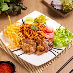 ข้าวซอยคั่วแห้งหมู