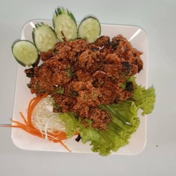 ลาบเนื้อทอด.