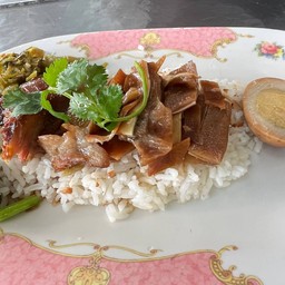 ข้าวหูหมูพะโล้