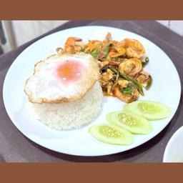 Stir-fry Pork or Chicken + rice + fried egg ผัดหมู or ไก่+ข้าว+ไข่ดาว