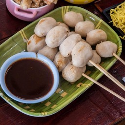 ลูกชิ้นหมูปิ้ง 3ไม้