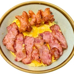 ข้าวไข่ข้น เบคอนรมควัน