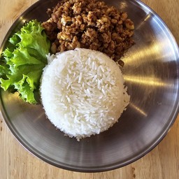 ข้าวหมูทอดกระเทียม