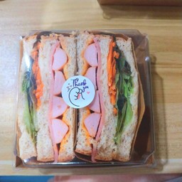 แซนวิชเกาหลีเบคอน+ไส้กรอก