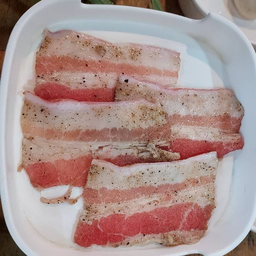 หมูสามชั้นพริกไทยดำ