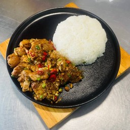 ข้าวหมูตุ๋นคั่วพริกเกลือ