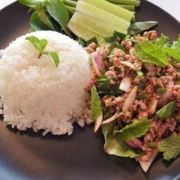 ข้าวหน้าลาบหมู