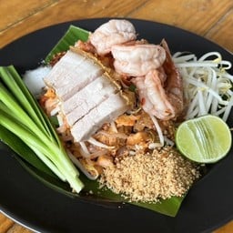ผัดไทยลุงเปี๊ยก T-PARK สี่แยกทศกัณฑ์
