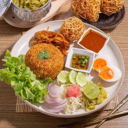 ข้าวผัดเวียงพิงค์ไก่