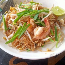 ผัดไทยกุ้งสด