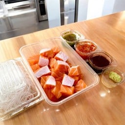 เนื้อผสมท้องแซลมอนหั่นเต๋า250กรัม