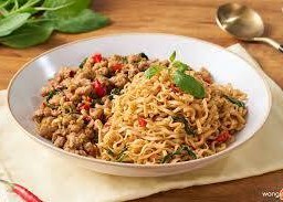 Stir Fried Instant Noodles With Minced Pork And Basil