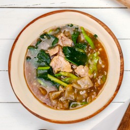 เส้นใหญ่ราดหน้า