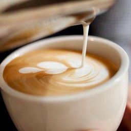 ลาเต้ร้อน