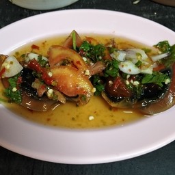 ยำไข่เยี่ยวม้า